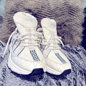 Official Versace Sneakers Trigreca..